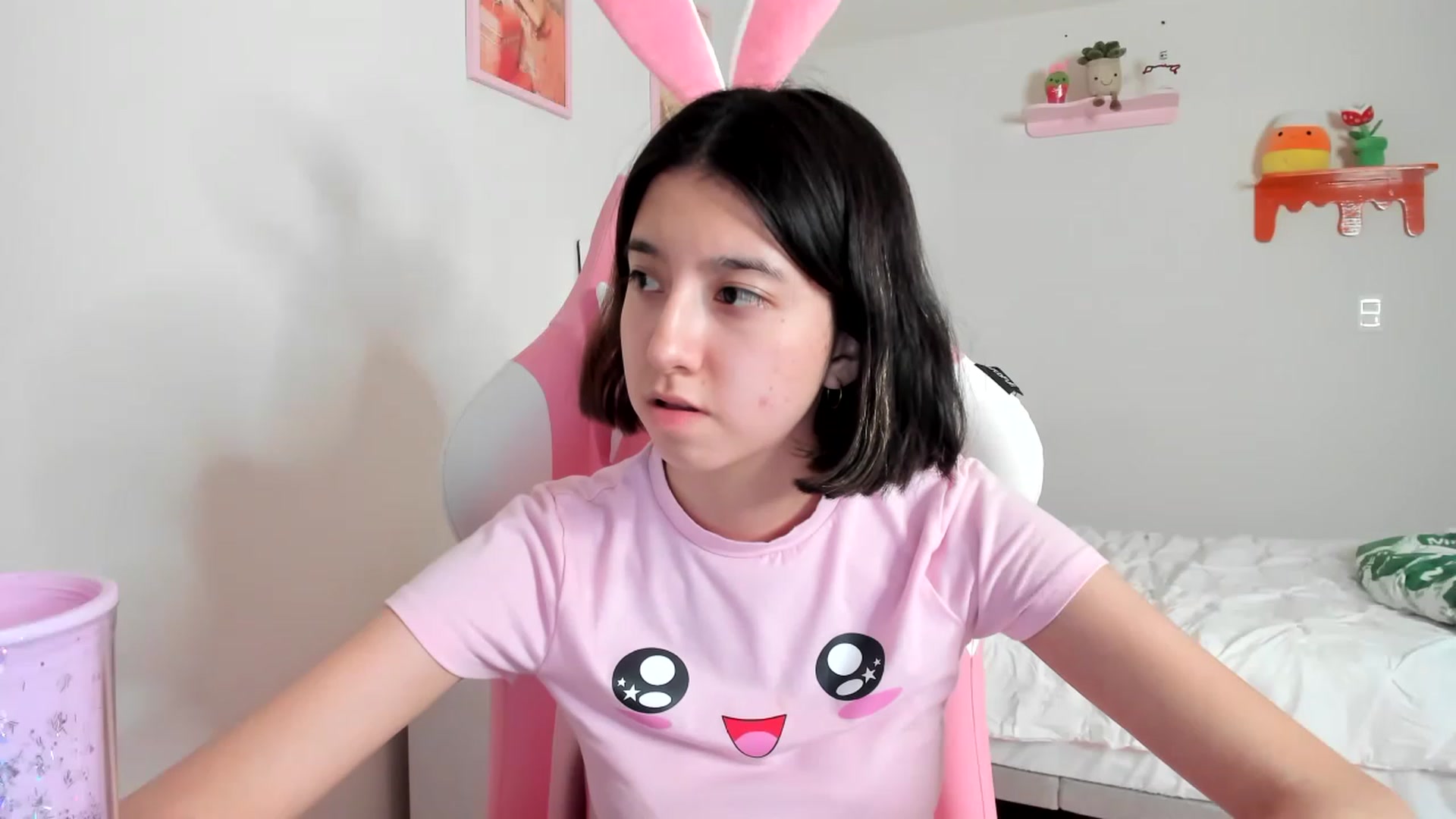 Gallery image thumbnail from Cherrycute666's myfreecams stream on, 04/09/2023, 05:53 image 10 of 20