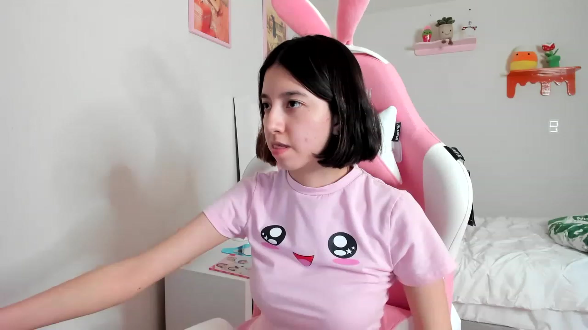 Gallery image thumbnail from Cherrycute666's myfreecams stream on, 04/09/2023, 05:53 image 20 of 20