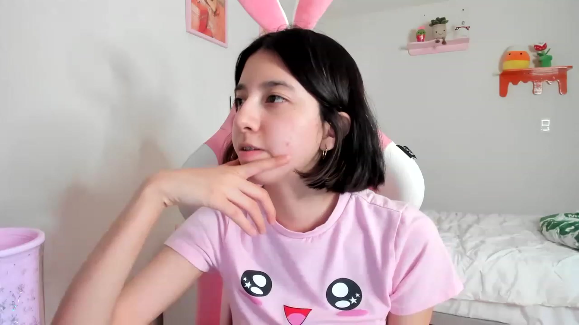 Gallery image thumbnail from Cherrycute666's myfreecams stream on, 04/09/2023, 05:53 image 15 of 20