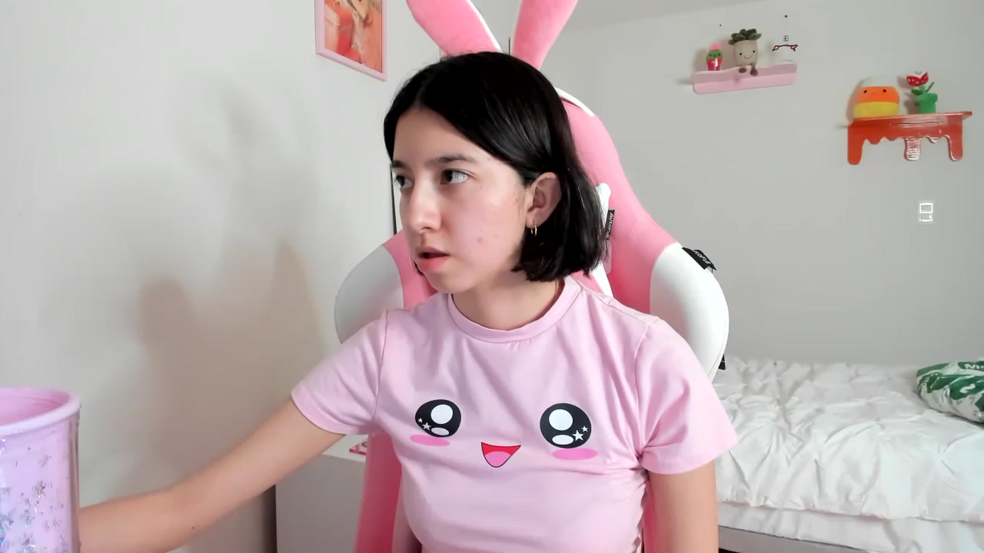 Gallery image thumbnail from Cherrycute666's myfreecams stream on, 04/09/2023, 05:53 image 5 of 20