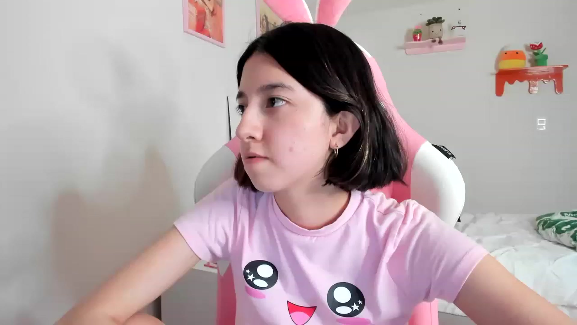 Gallery image thumbnail from Cherrycute666's myfreecams stream on, 04/09/2023, 09:09 image 1 of 20