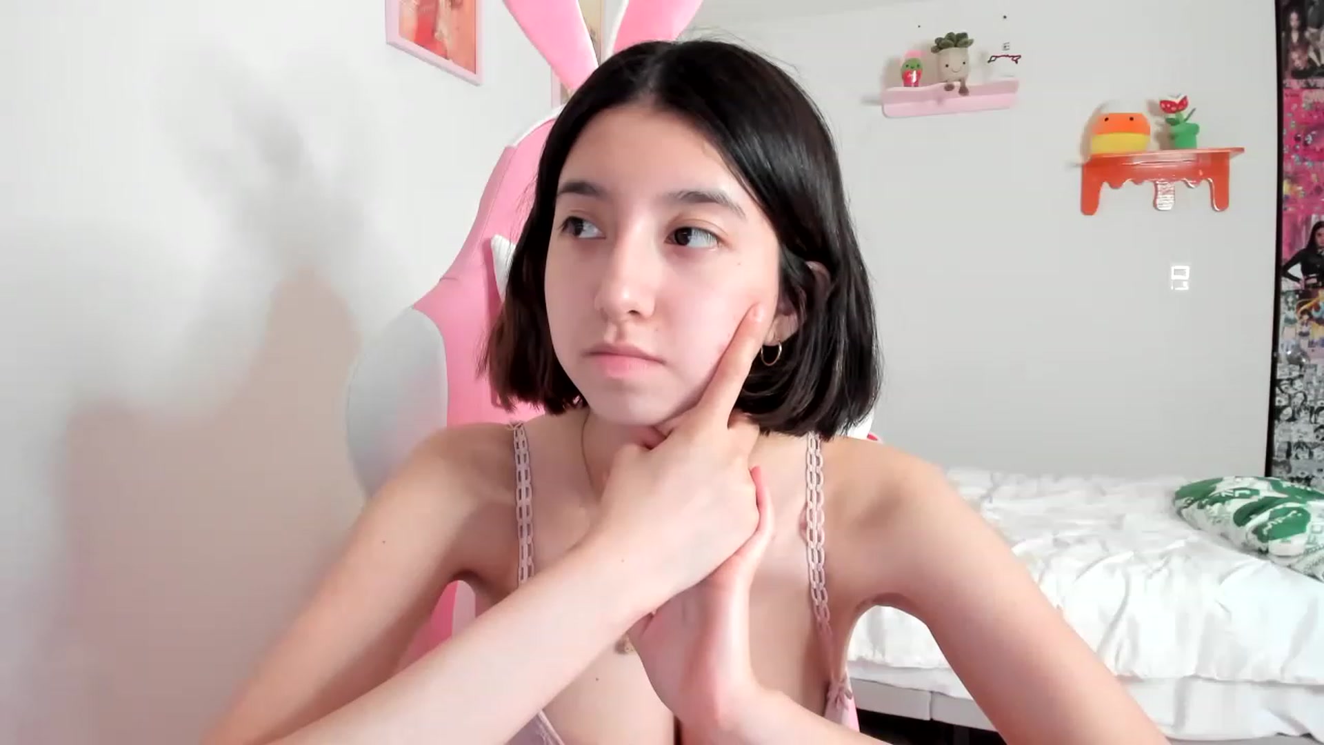 Gallery image thumbnail from Cherrycute666's myfreecams stream on, 04/09/2023, 09:09 image 12 of 20