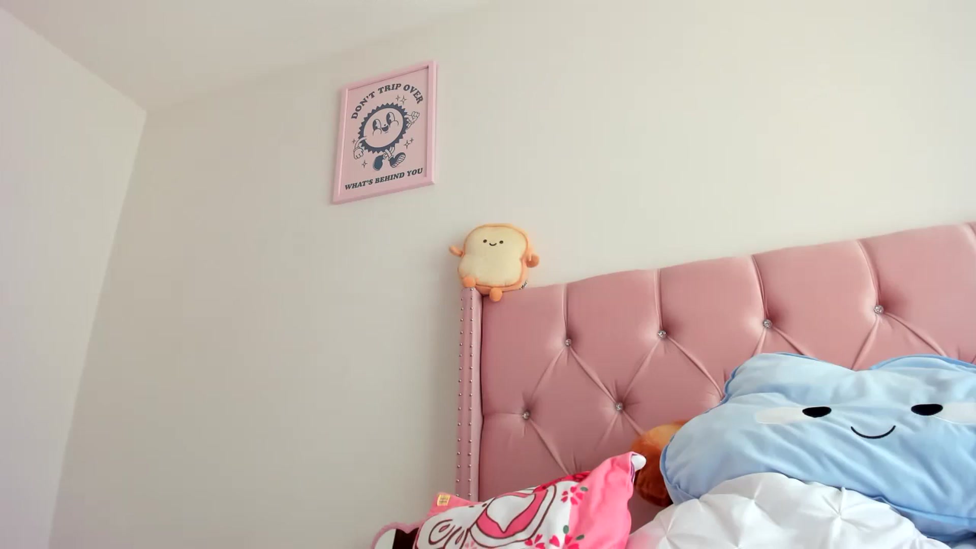 Gallery image thumbnail from Cherrycute666's myfreecams stream on, 04/09/2023, 19:20 image 4 of 20