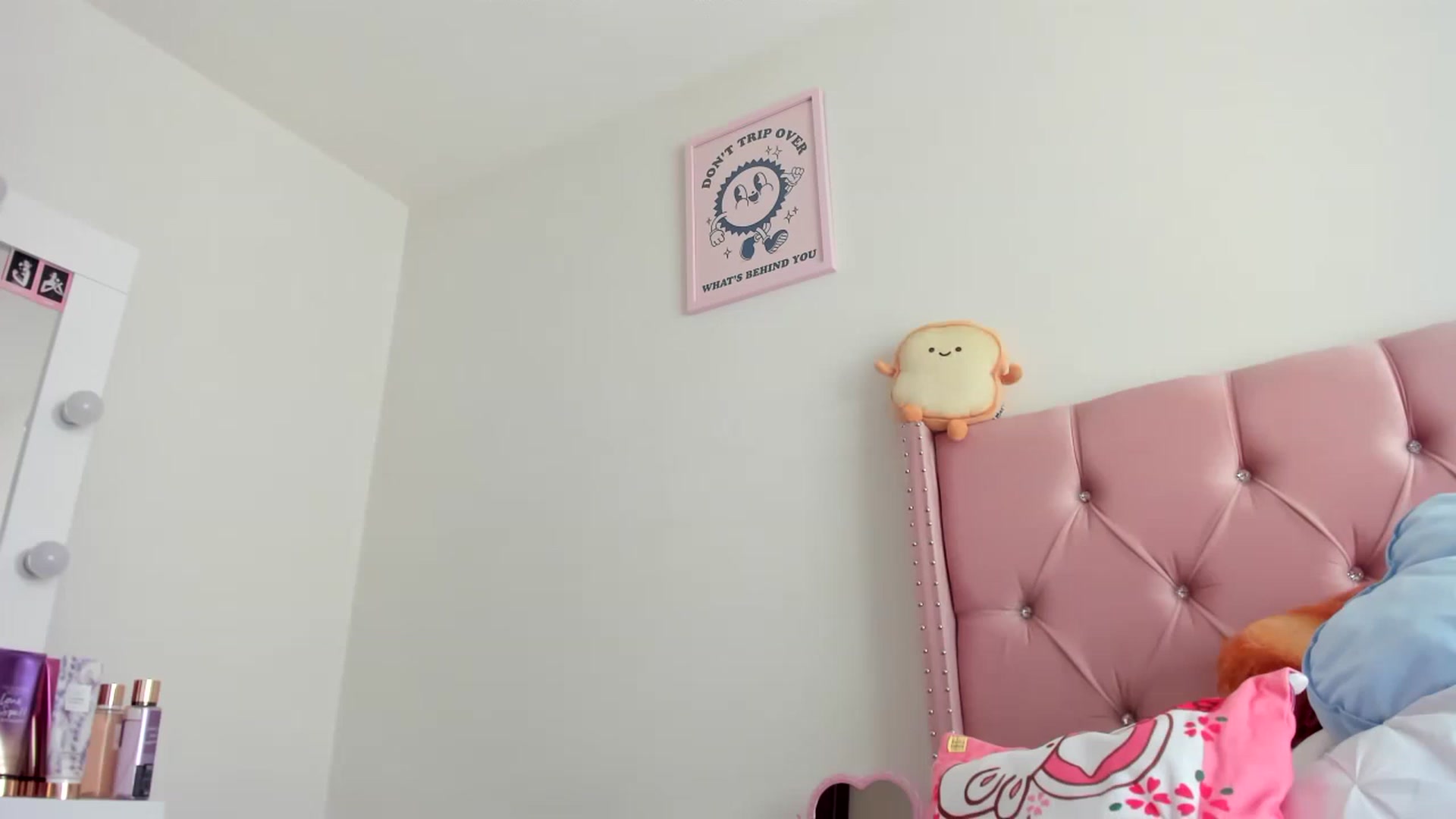 Gallery image thumbnail from Cherrycute666's myfreecams stream on, 04/09/2023, 19:20 image 3 of 20