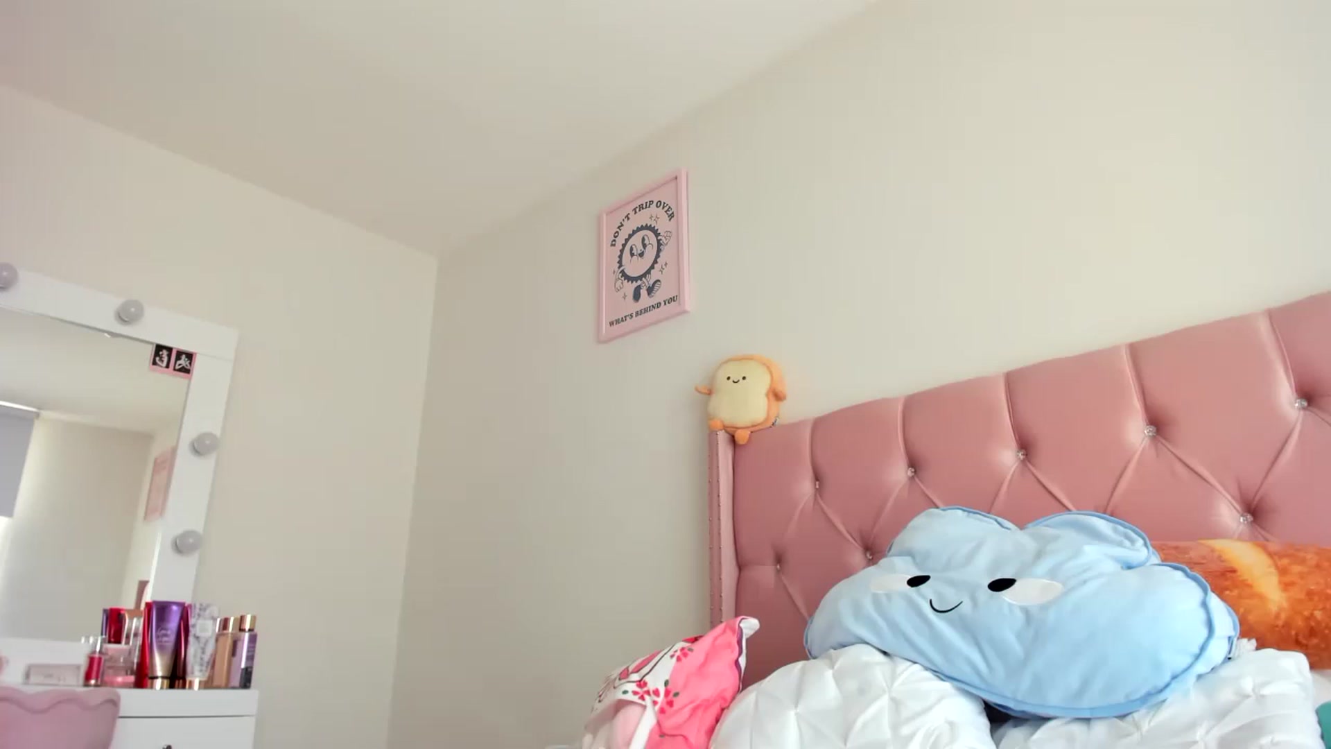 Gallery image thumbnail from Cherrycute666's myfreecams stream on, 04/09/2023, 19:20 image 1 of 20