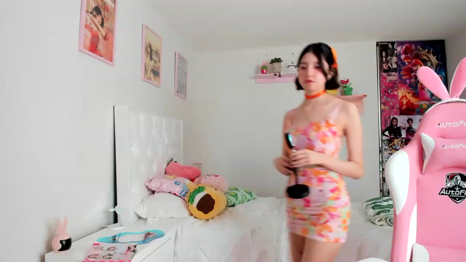 Gallery image thumbnail from Cherrycute666's myfreecams stream on, 04/09/2023, 19:35 image 6 of 20