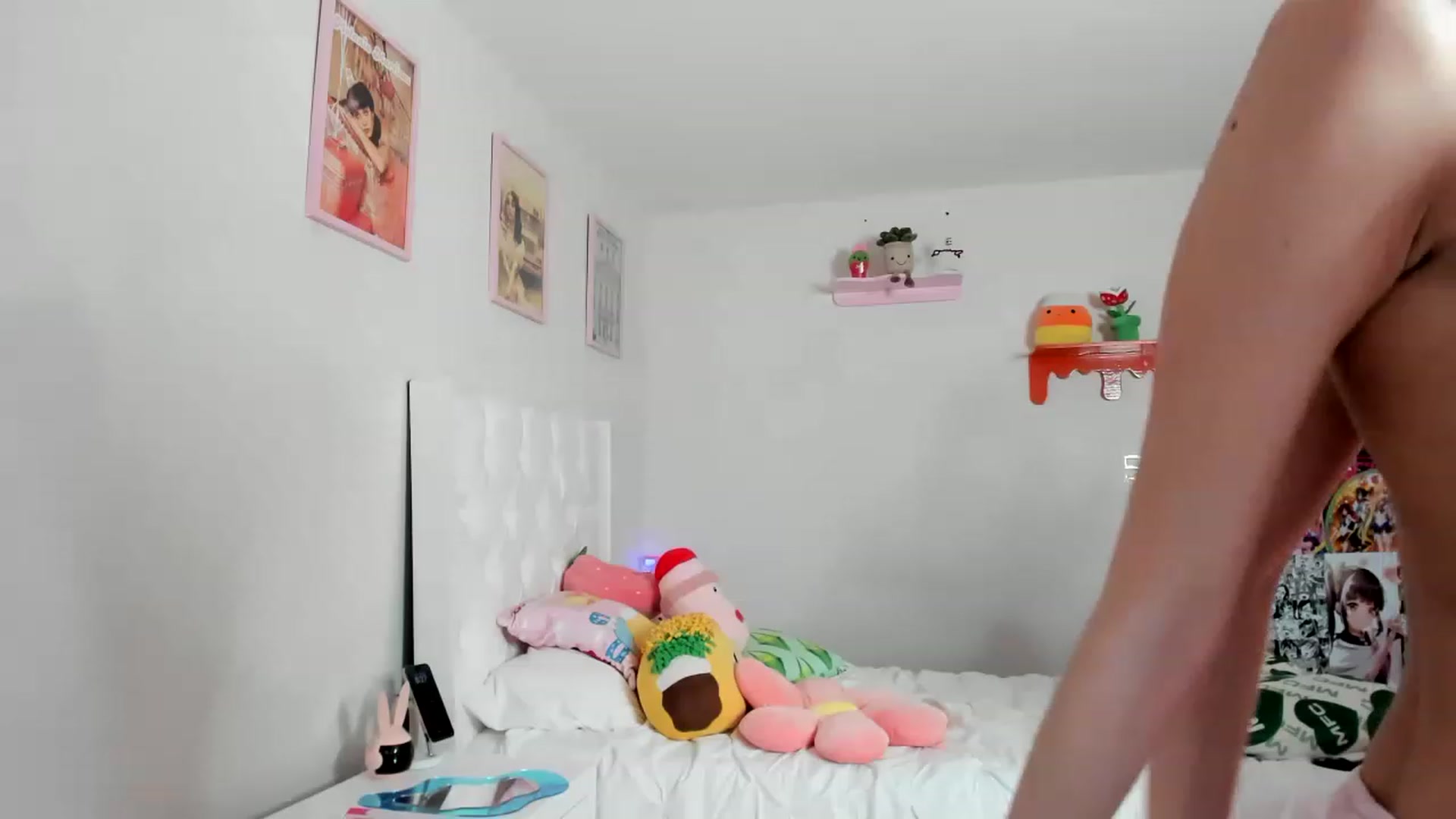 Gallery image thumbnail from Cherrycute666's myfreecams stream on, 04/10/2023, 02:49 image 13 of 20