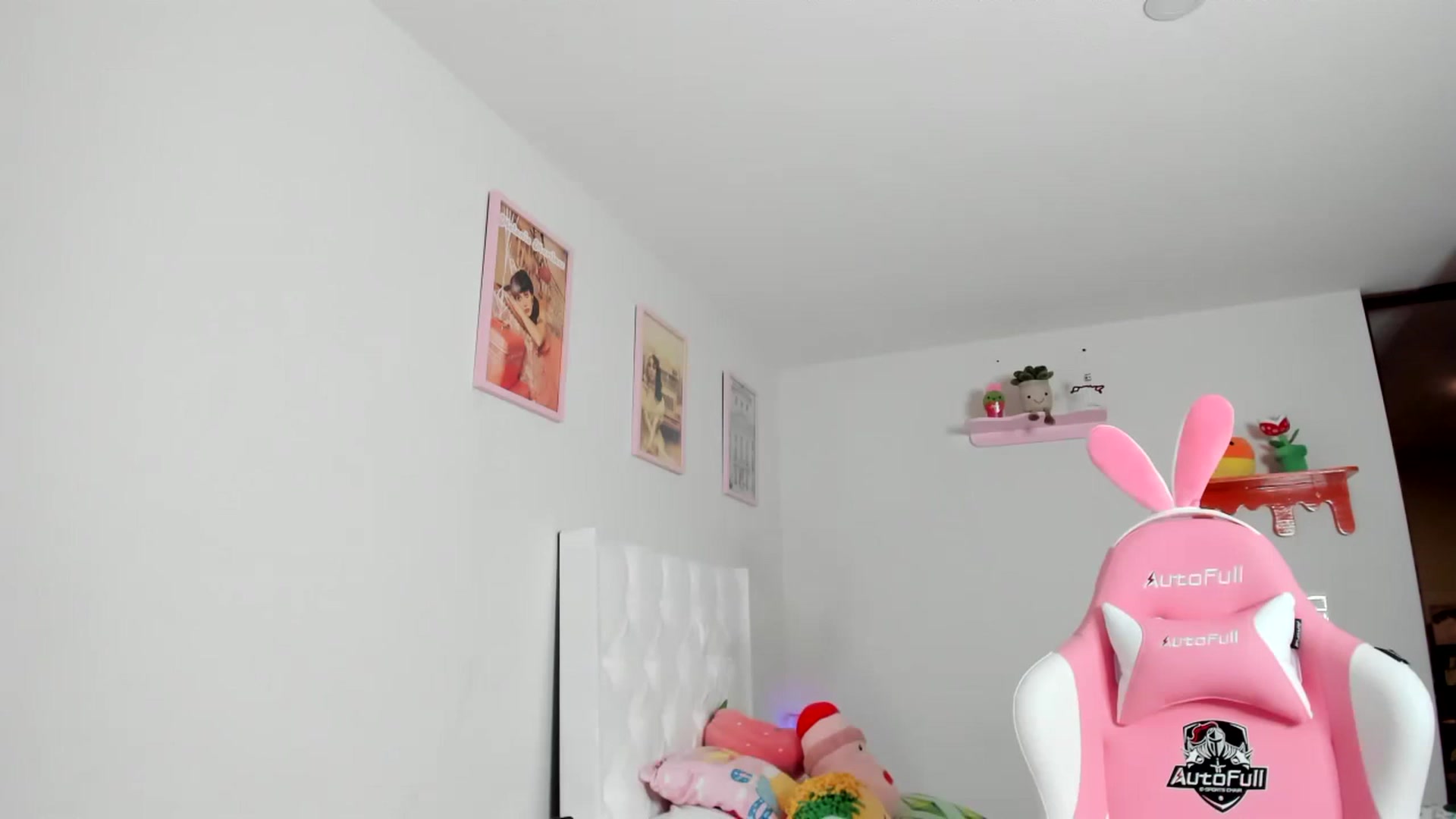 Gallery image thumbnail from Cherrycute666's myfreecams stream on, 04/10/2023, 02:49 image 7 of 20