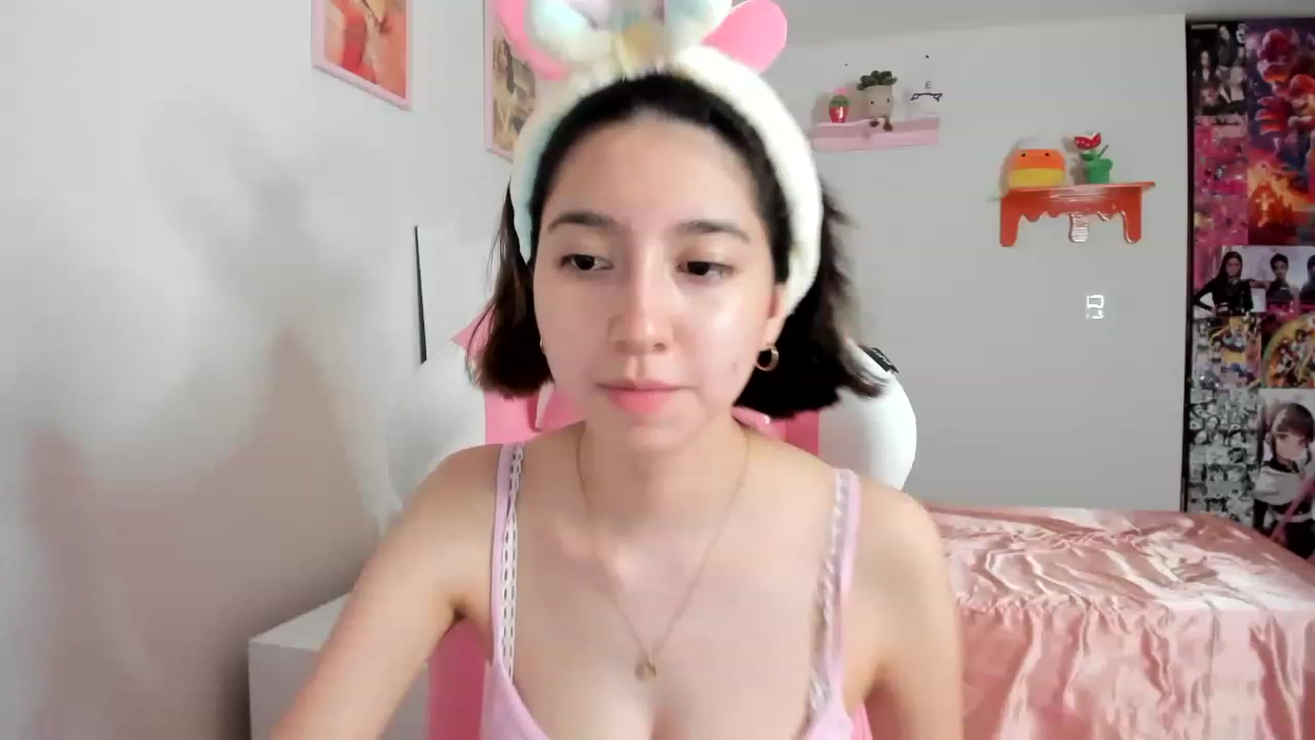 Gallery image thumbnail from Cherrycute666's myfreecams stream on, 04/10/2023, 06:13 image 4 of 20