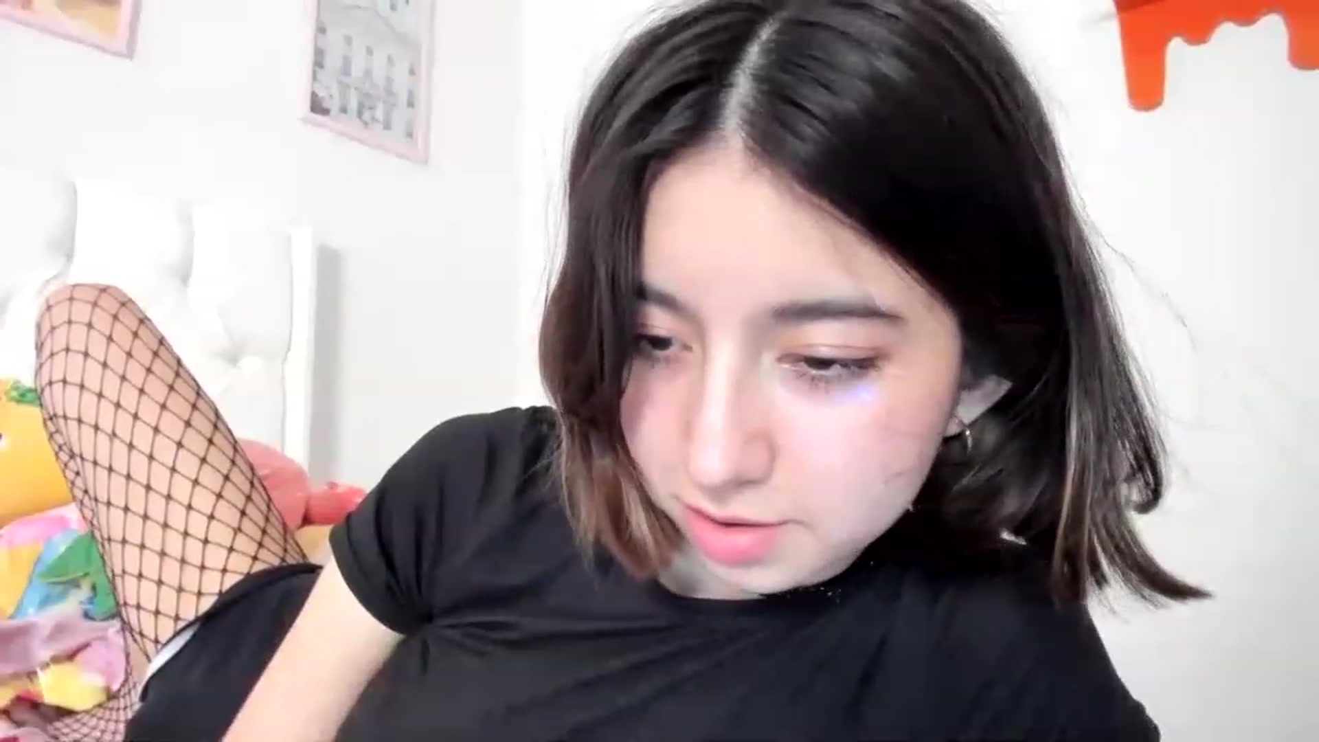 Gallery image thumbnail from Cherrycute666's myfreecams stream on, 04/12/2023, 03:58 image 20 of 20