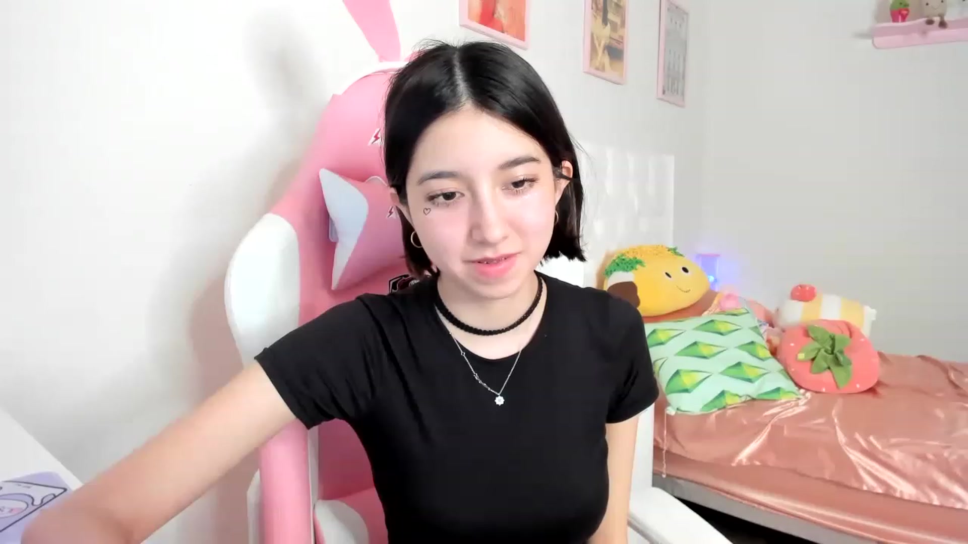 Gallery image thumbnail from Cherrycute666's myfreecams stream on, 04/12/2023, 03:58 image 3 of 20