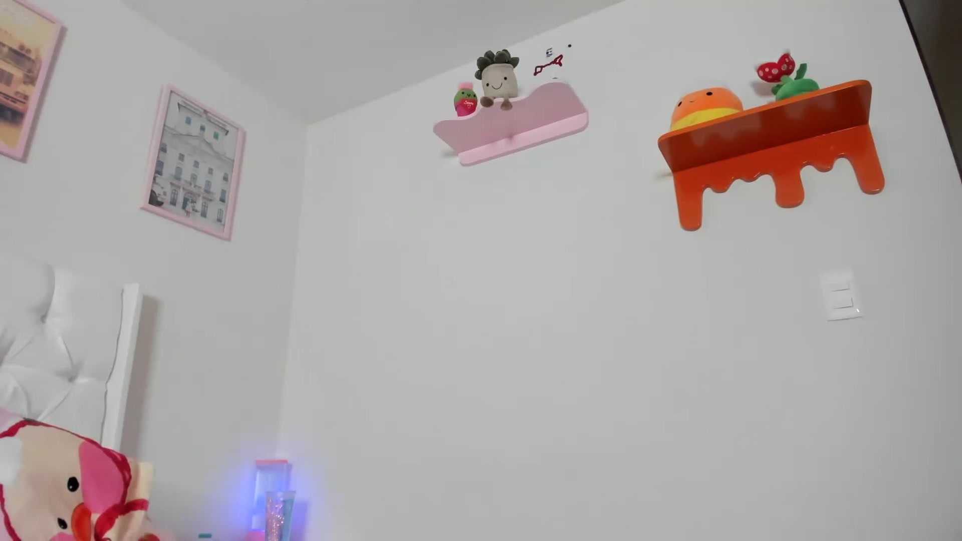 Gallery image thumbnail from Cherrycute666's myfreecams stream on, 04/12/2023, 06:58 image 15 of 20