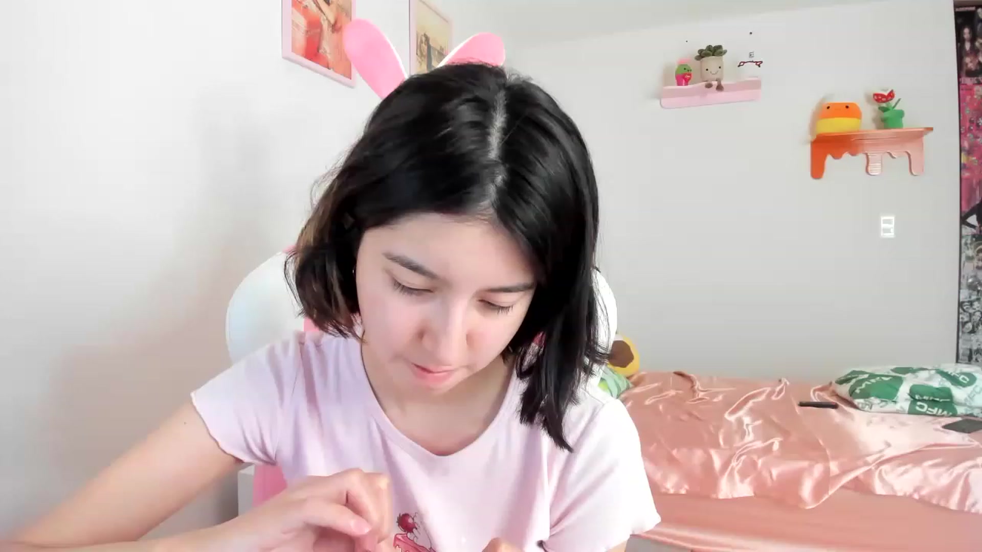 Gallery image thumbnail from Cherrycute666's myfreecams stream on, 04/12/2023, 19:59 image 3 of 20