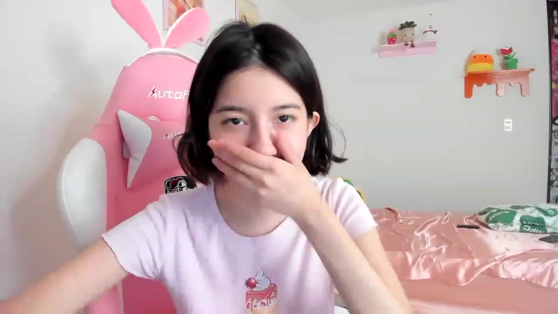 Gallery image thumbnail from Cherrycute666's myfreecams stream on, 04/12/2023, 19:59 image 20 of 20