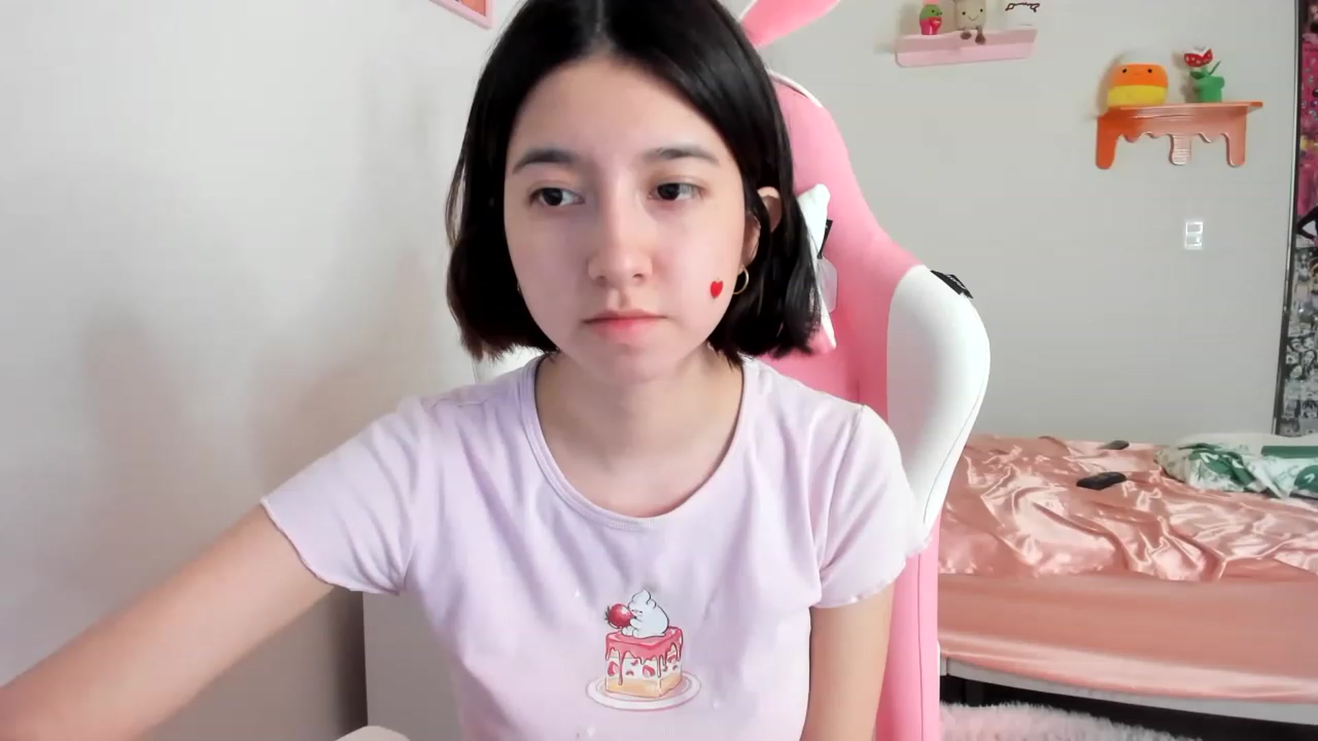 Gallery image thumbnail from Cherrycute666's myfreecams stream on, 04/13/2023, 24:01 image 1 of 20