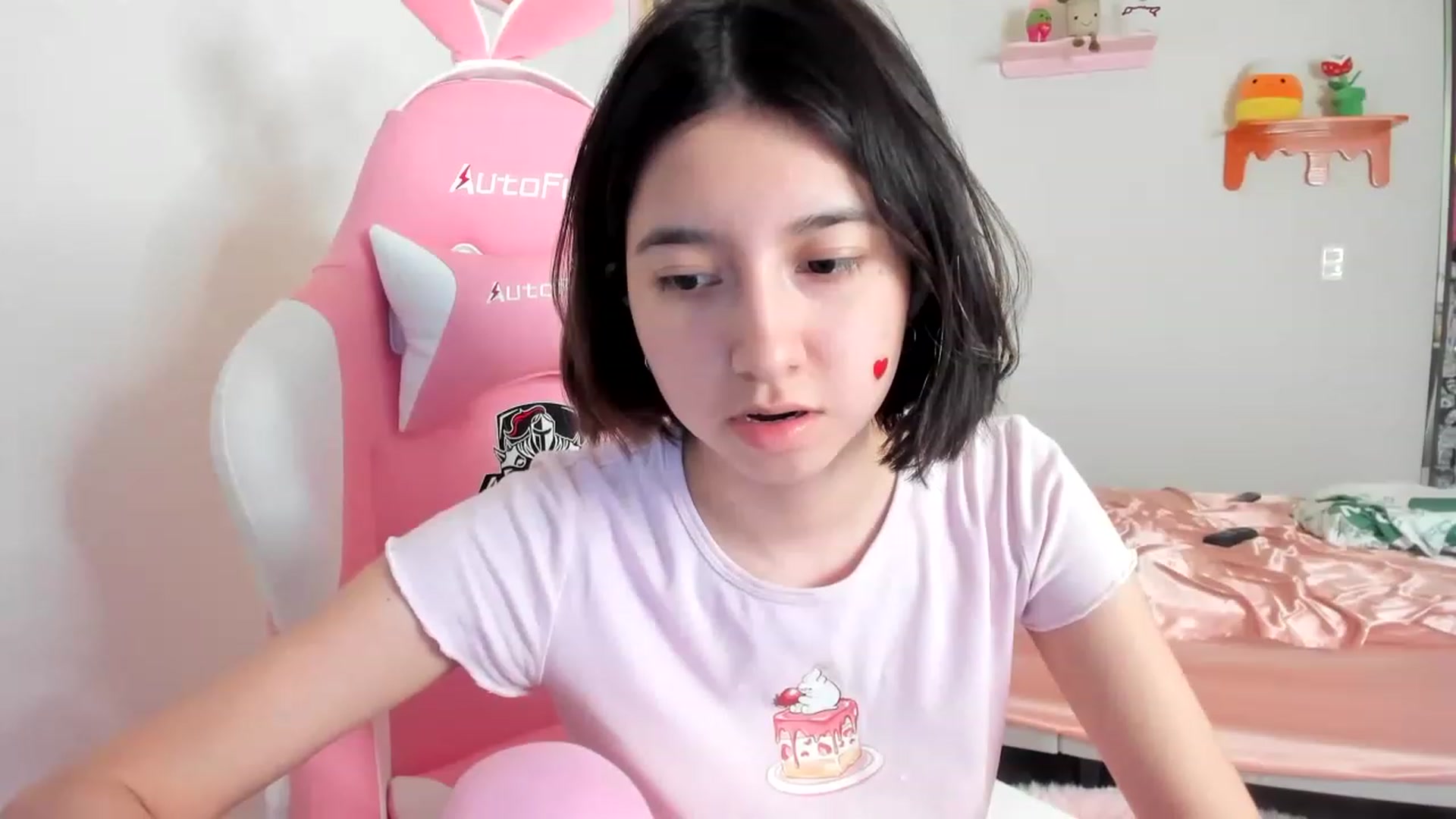 Gallery image thumbnail from Cherrycute666's myfreecams stream on, 04/13/2023, 24:01 image 9 of 20