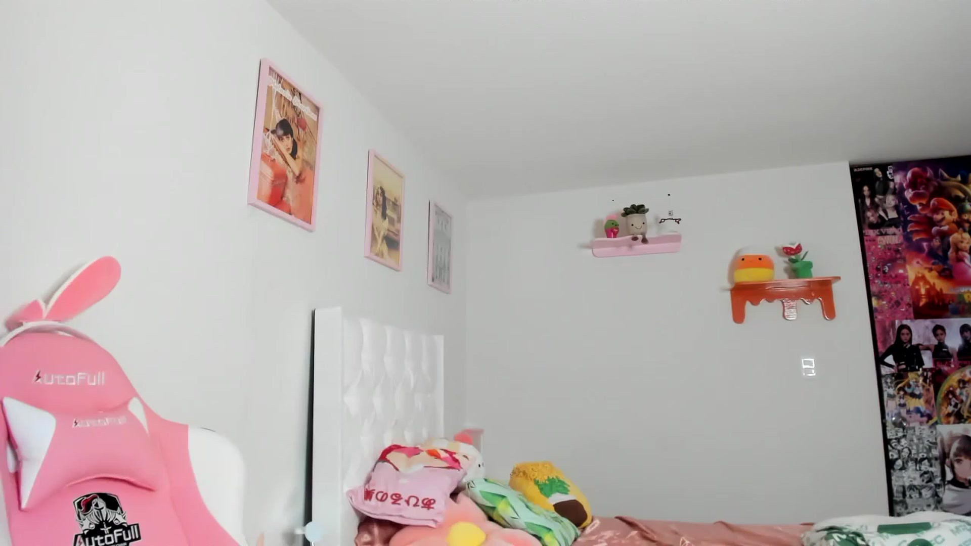 Gallery image thumbnail from Cherrycute666's myfreecams stream on, 04/13/2023, 04:18 image 5 of 20