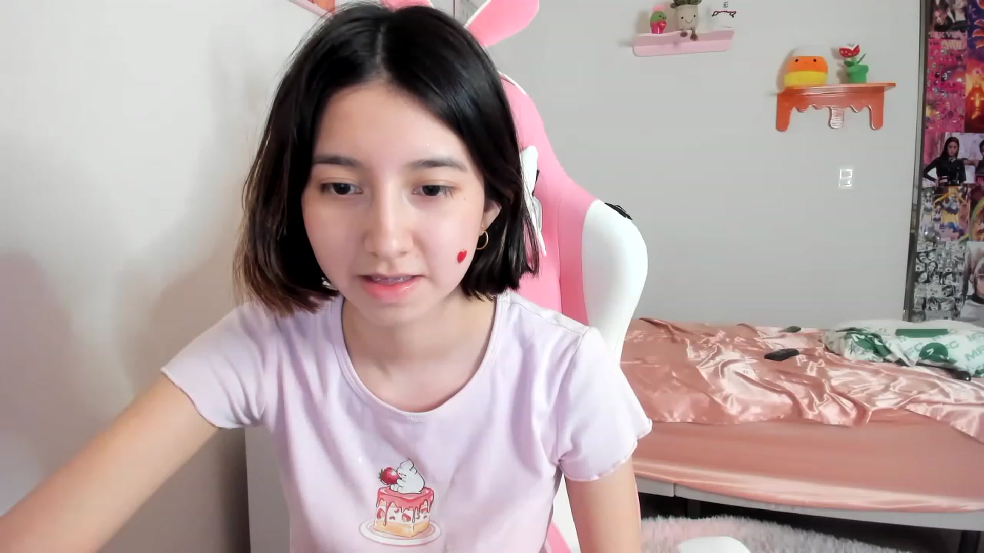 Gallery image thumbnail from Cherrycute666's myfreecams stream on, 04/13/2023, 04:18 image 1 of 20