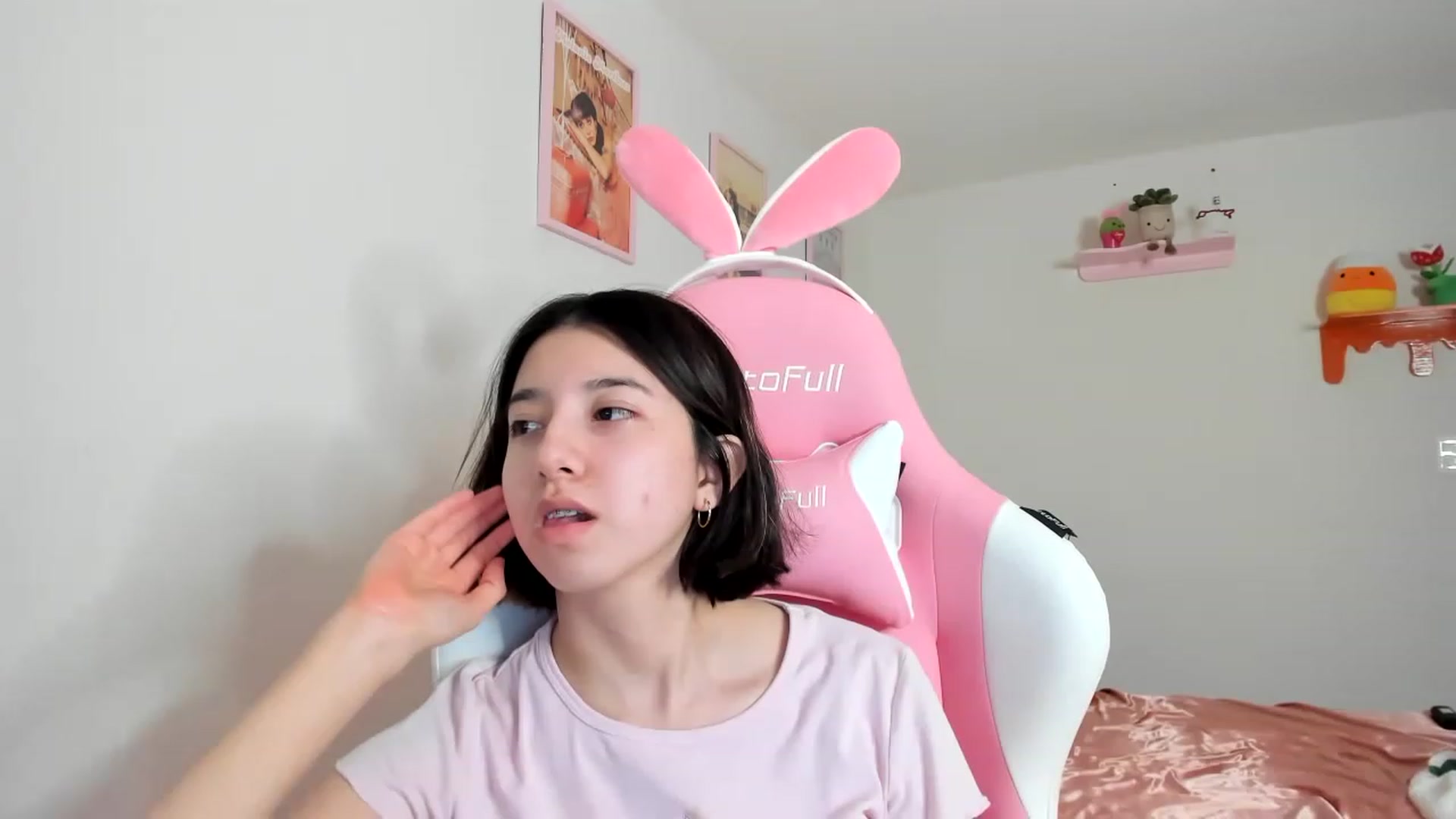 Gallery image thumbnail from Cherrycute666's myfreecams stream on, 04/13/2023, 08:40 image 16 of 20