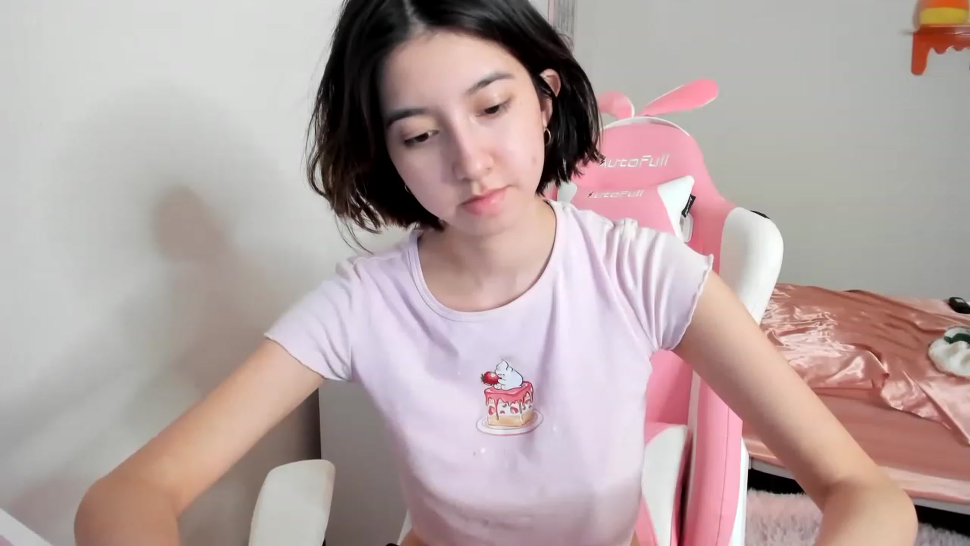 Gallery image thumbnail from Cherrycute666's myfreecams stream on, 04/13/2023, 08:40 image 14 of 20