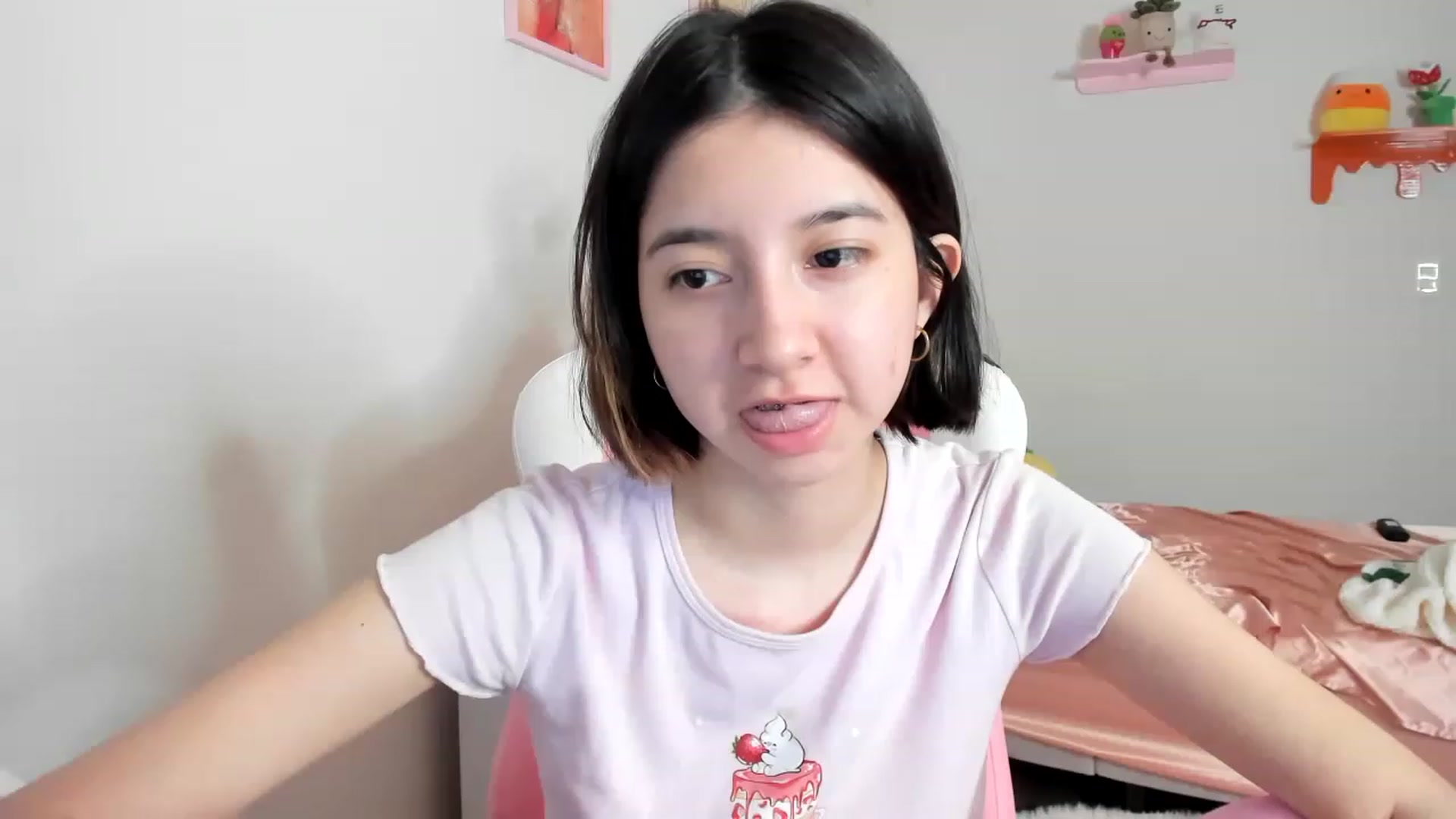 Gallery image thumbnail from Cherrycute666's myfreecams stream on, 04/13/2023, 08:40 image 9 of 20