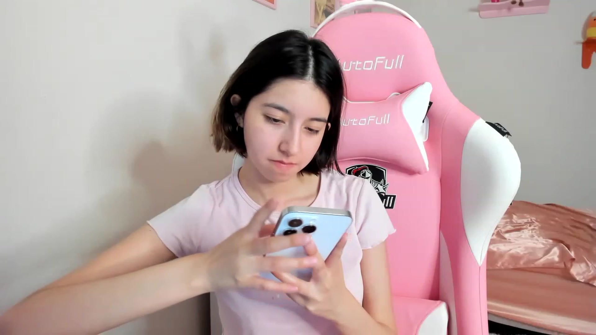 Gallery image thumbnail from Cherrycute666's myfreecams stream on, 04/13/2023, 11:56 image 15 of 20