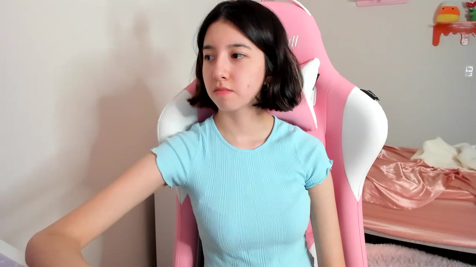 Gallery image thumbnail from Cherrycute666's myfreecams stream on, 04/13/2023, 23:30 image 18 of 20
