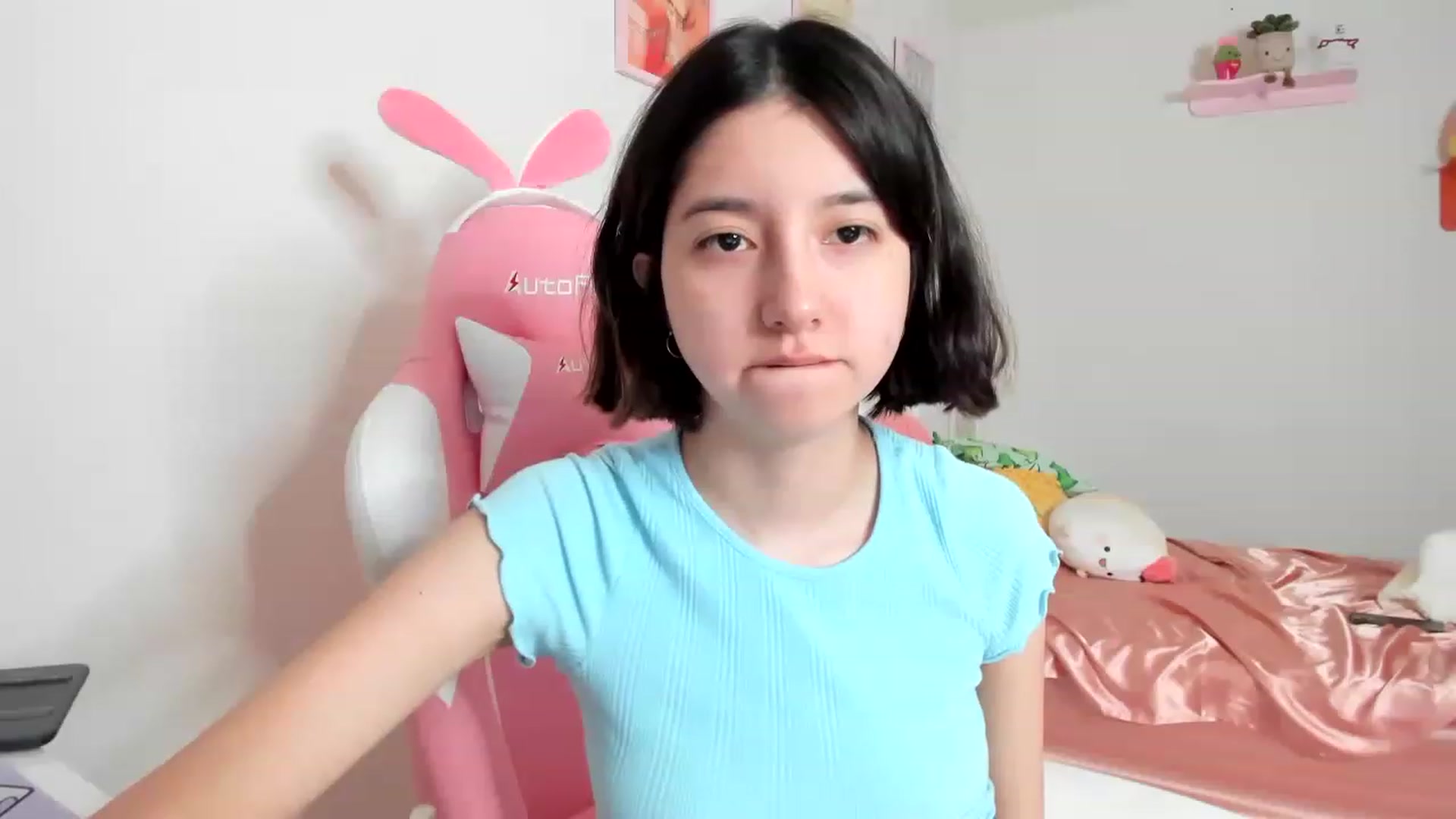 Gallery image thumbnail from Cherrycute666's myfreecams stream on, 04/13/2023, 23:30 image 11 of 20