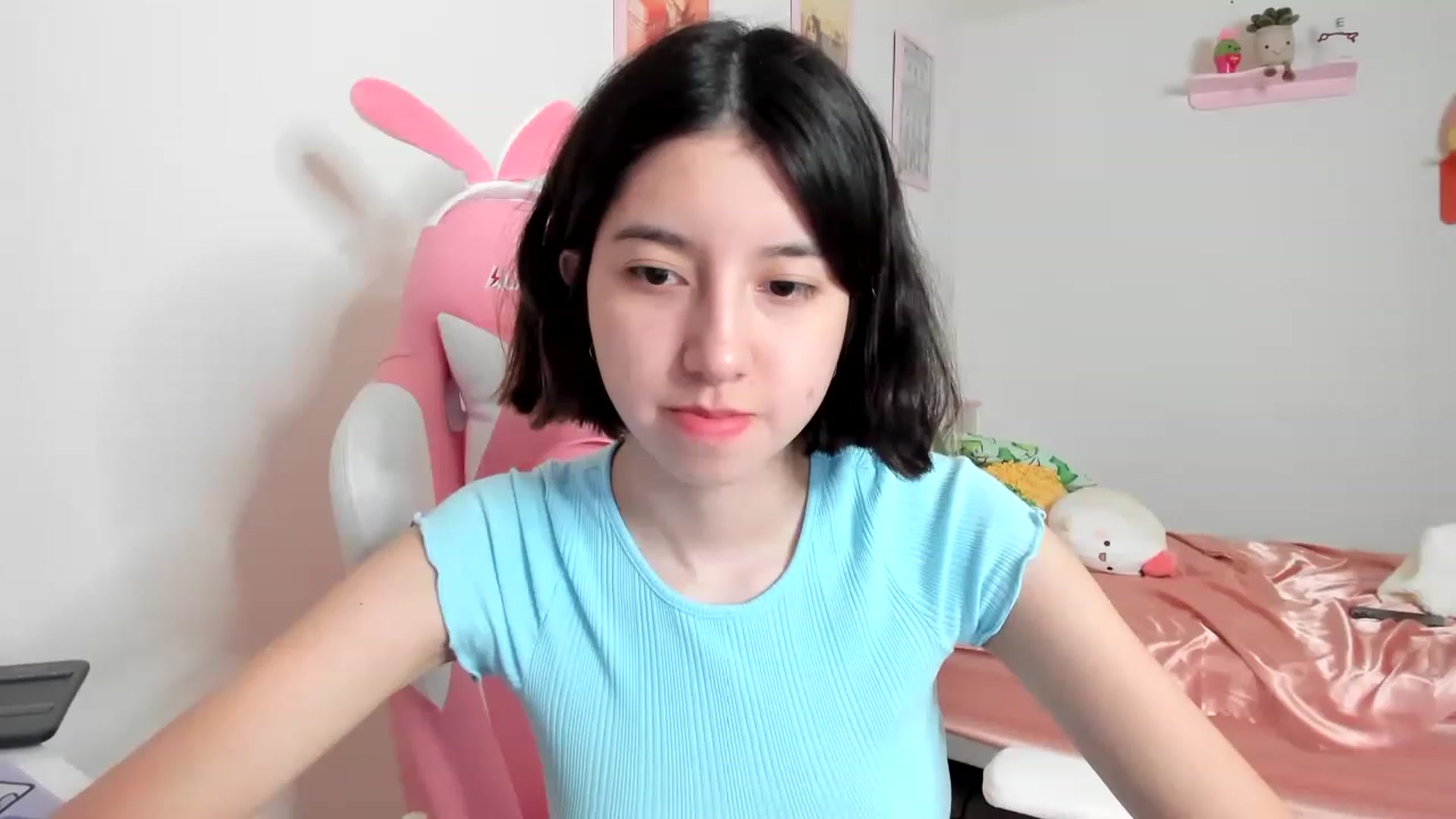 Gallery image thumbnail from Cherrycute666's myfreecams stream on, 04/13/2023, 23:30 image 10 of 20