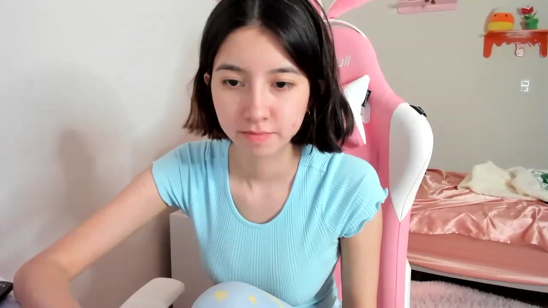 Gallery image thumbnail from Cherrycute666's myfreecams stream on, 04/14/2023, 04:16 image 2 of 20