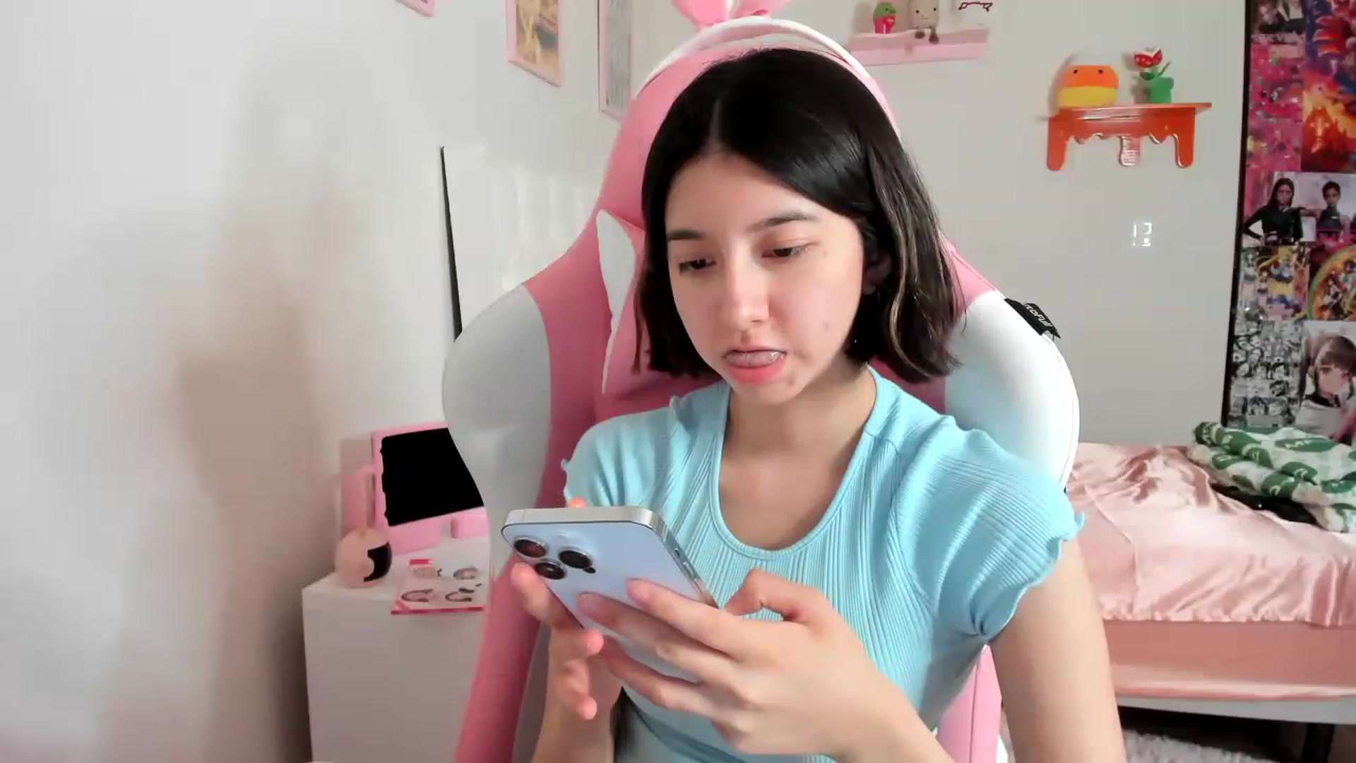 Gallery image thumbnail from Cherrycute666's myfreecams stream on, 04/14/2023, 04:16 image 10 of 20