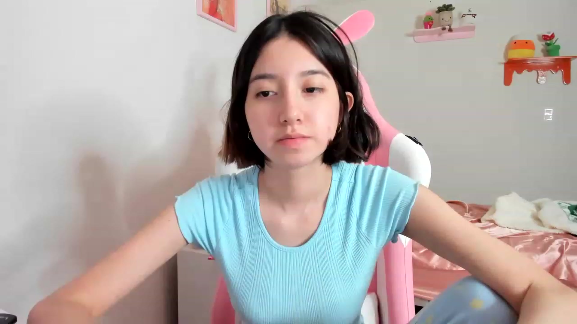 Gallery image thumbnail from Cherrycute666's myfreecams stream on, 04/14/2023, 04:16 image 1 of 20