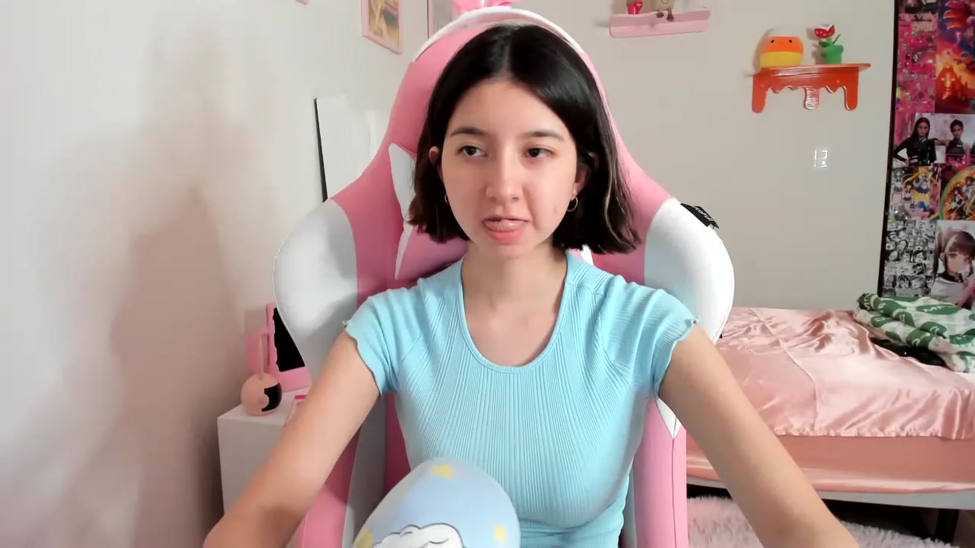Gallery image thumbnail from Cherrycute666's myfreecams stream on, 04/14/2023, 04:16 image 7 of 20