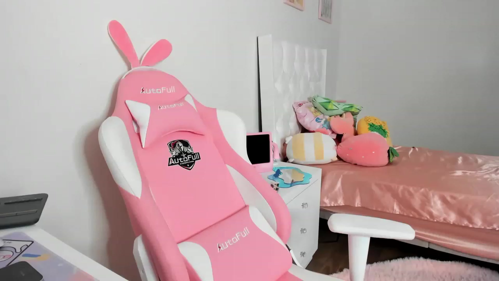 Gallery image thumbnail from Cherrycute666's myfreecams stream on, 04/14/2023, 04:16 image 20 of 20