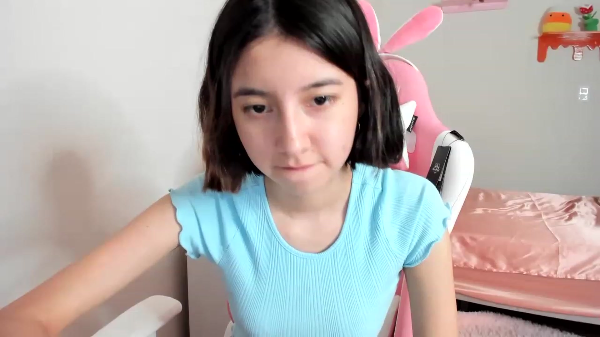 Gallery image thumbnail from Cherrycute666's myfreecams stream on, 04/14/2023, 05:25 image 12 of 20