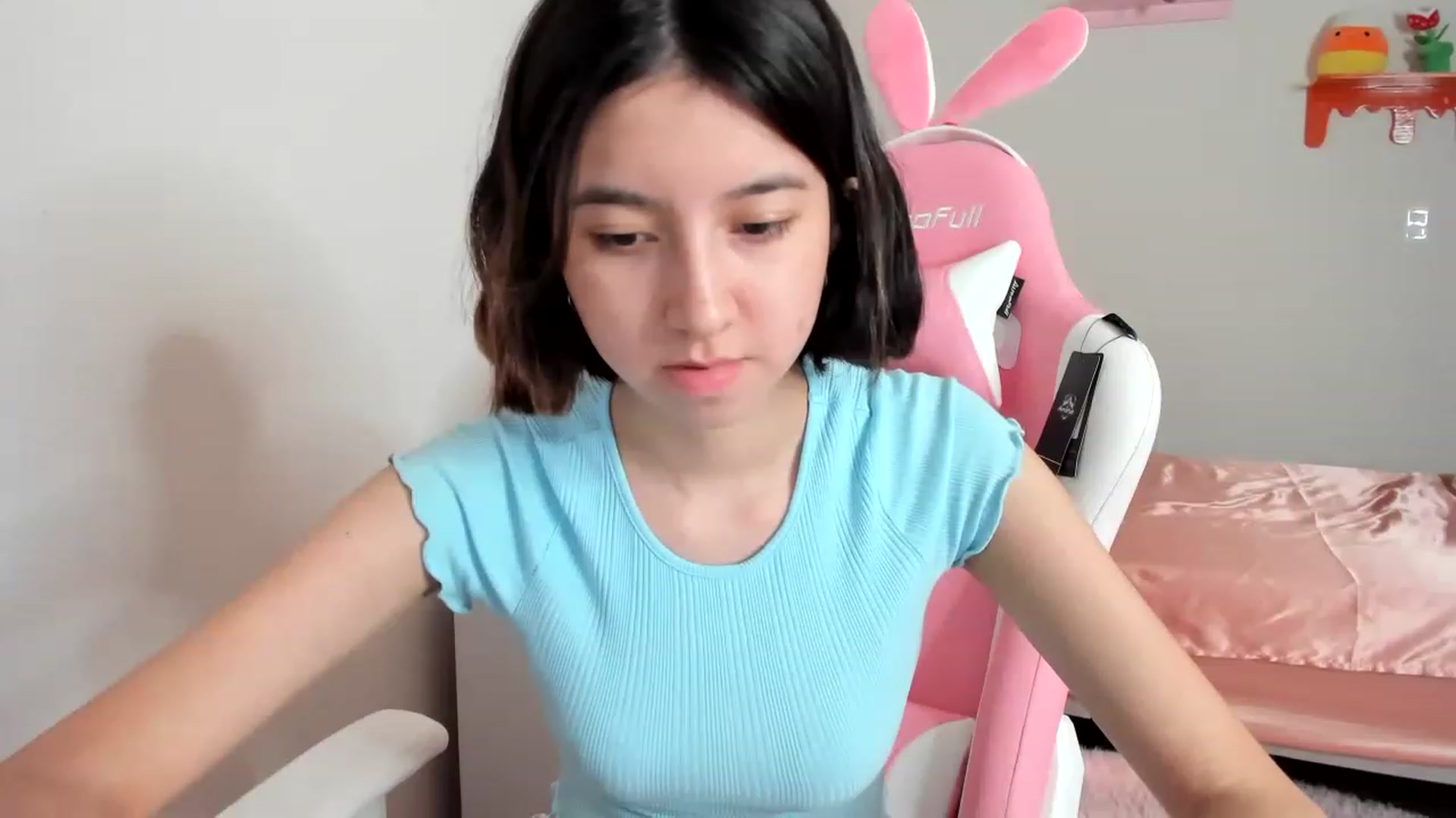 Gallery image thumbnail from Cherrycute666's myfreecams stream on, 04/14/2023, 05:25 image 11 of 20