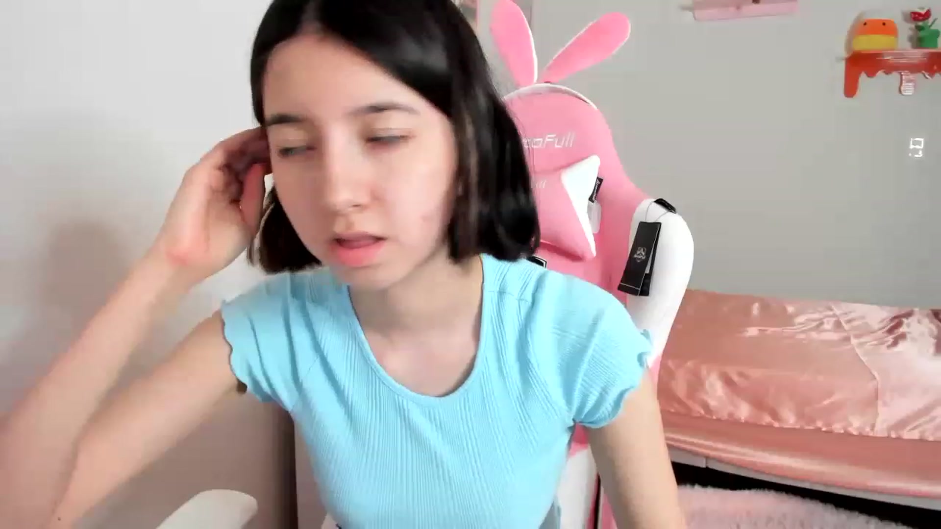 Gallery image thumbnail from Cherrycute666's myfreecams stream on, 04/14/2023, 05:25 image 17 of 20