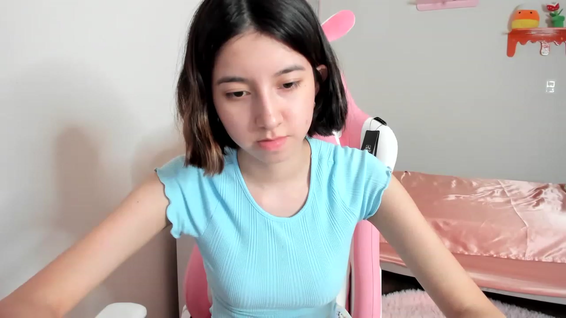 Gallery image thumbnail from Cherrycute666's myfreecams stream on, 04/14/2023, 05:25 image 4 of 20