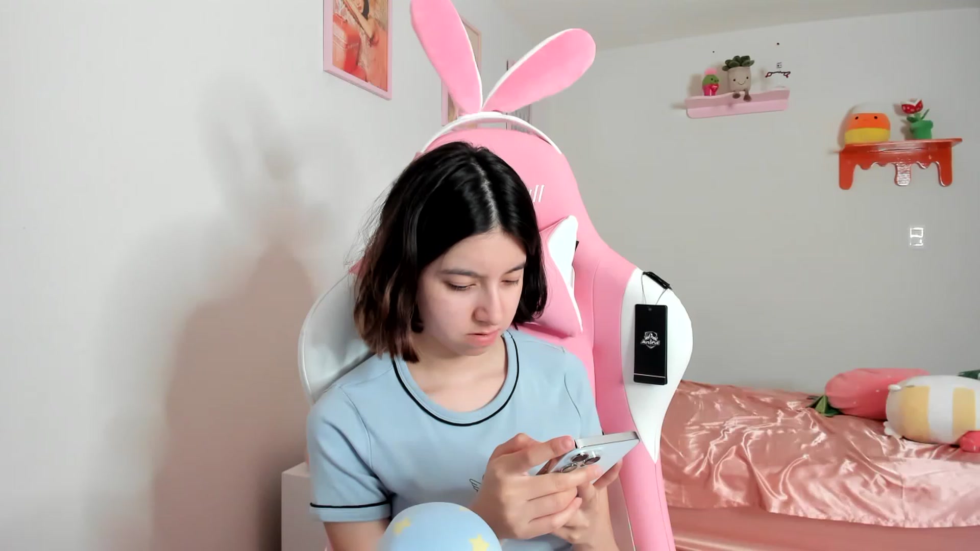 Gallery image thumbnail from Cherrycute666's myfreecams stream on, 04/14/2023, 08:25 image 20 of 20