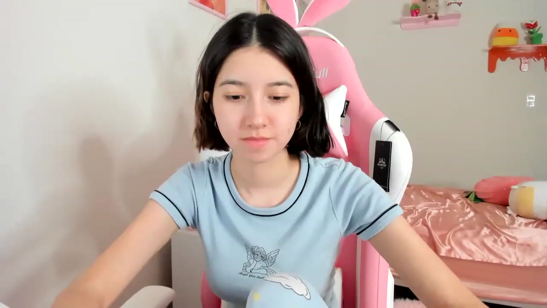 Gallery image thumbnail from Cherrycute666's myfreecams stream on, 04/14/2023, 08:25 image 7 of 20
