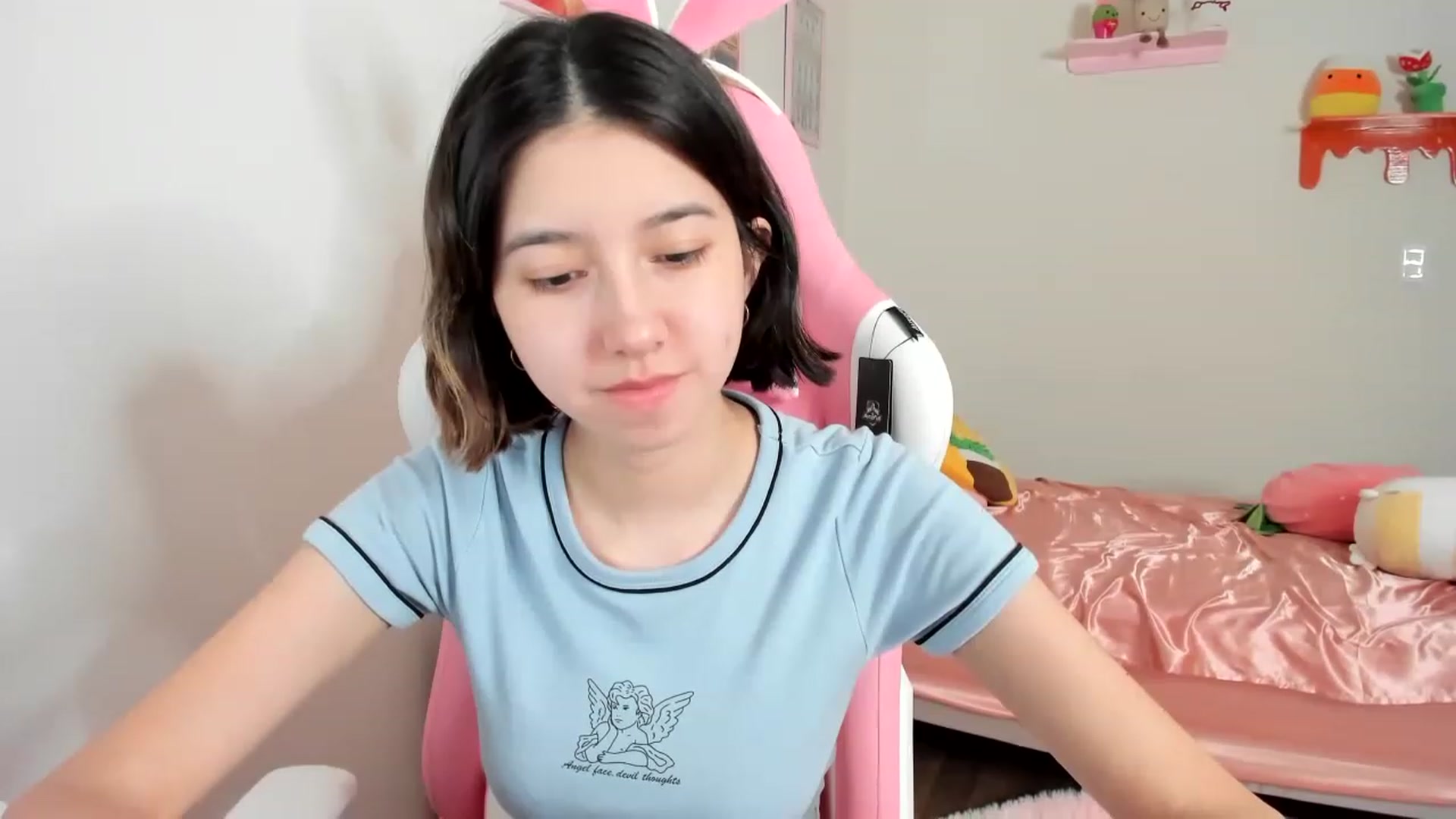 Gallery image thumbnail from Cherrycute666's myfreecams stream on, 04/14/2023, 08:25 image 2 of 20