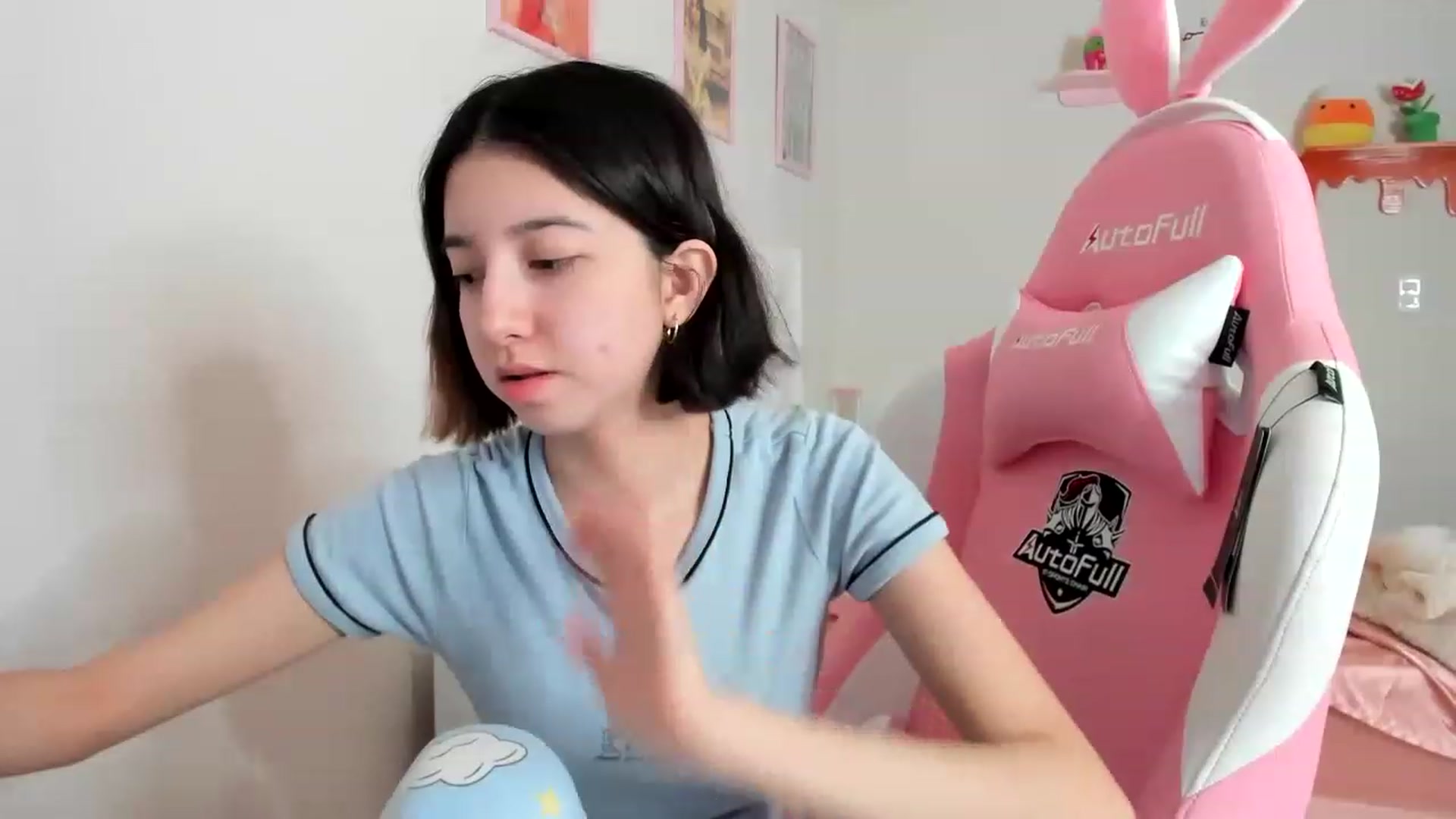 Gallery image thumbnail from Cherrycute666's myfreecams stream on, 04/14/2023, 15:53 image 3 of 20
