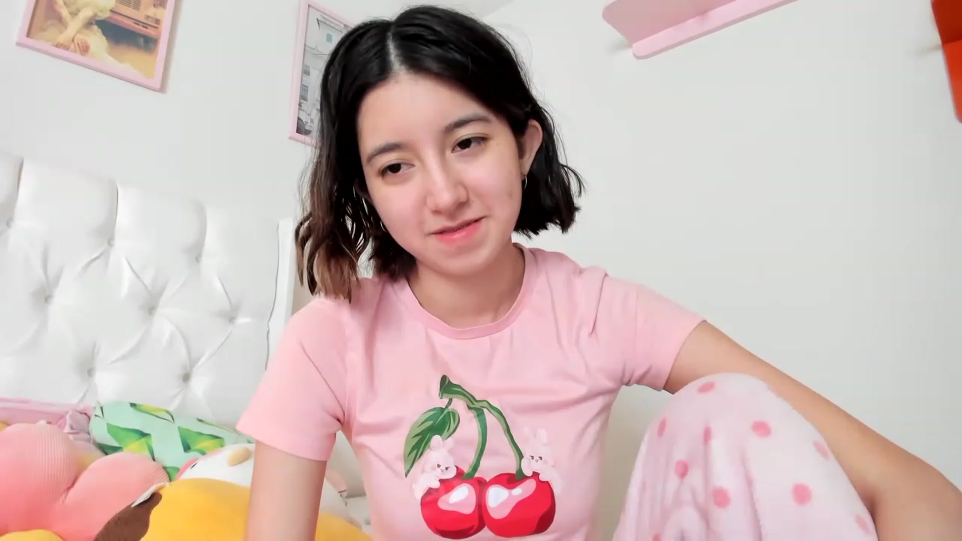 Gallery image thumbnail from Cherrycute666's myfreecams stream on, 04/14/2023, 15:53 image 17 of 20
