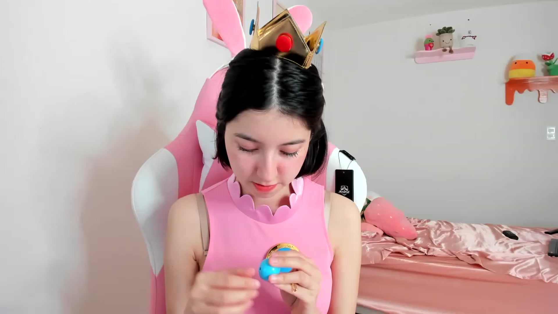 Gallery image thumbnail from Cherrycute666's myfreecams stream on, 04/14/2023, 18:22 image 12 of 20
