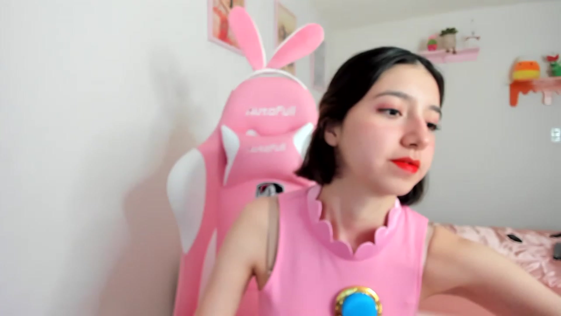 Gallery image thumbnail from Cherrycute666's myfreecams stream on, 04/14/2023, 18:22 image 10 of 20