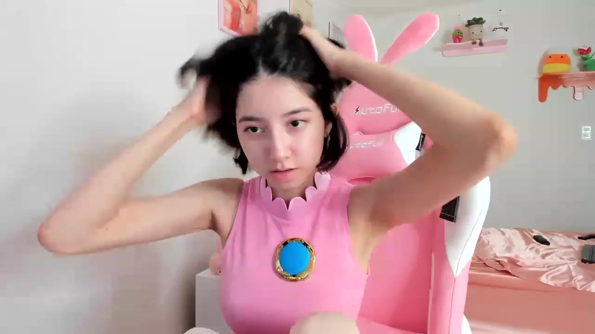 Gallery image thumbnail from Cherrycute666's myfreecams stream on, 04/14/2023, 18:22 image 1 of 20