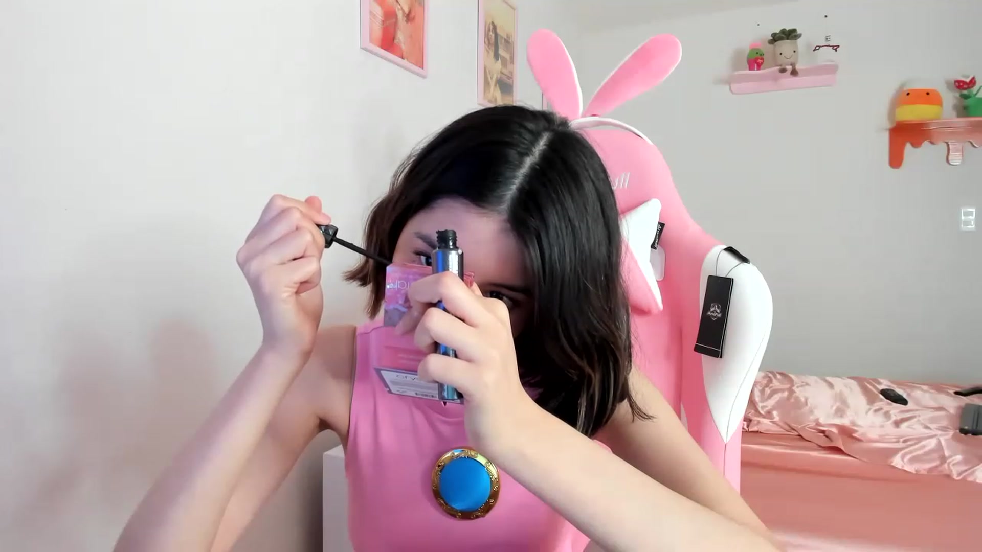 Gallery image thumbnail from Cherrycute666's myfreecams stream on, 04/14/2023, 18:22 image 3 of 20