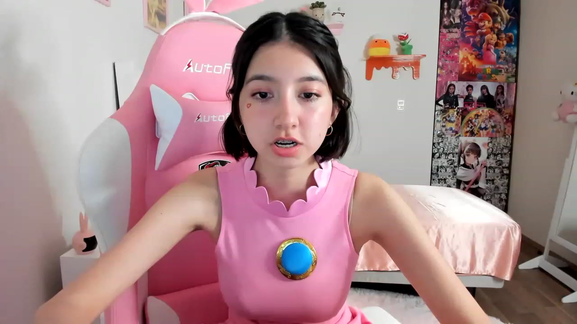 Gallery image thumbnail from Cherrycute666's myfreecams stream on, 04/15/2023, 07:17 image 4 of 20