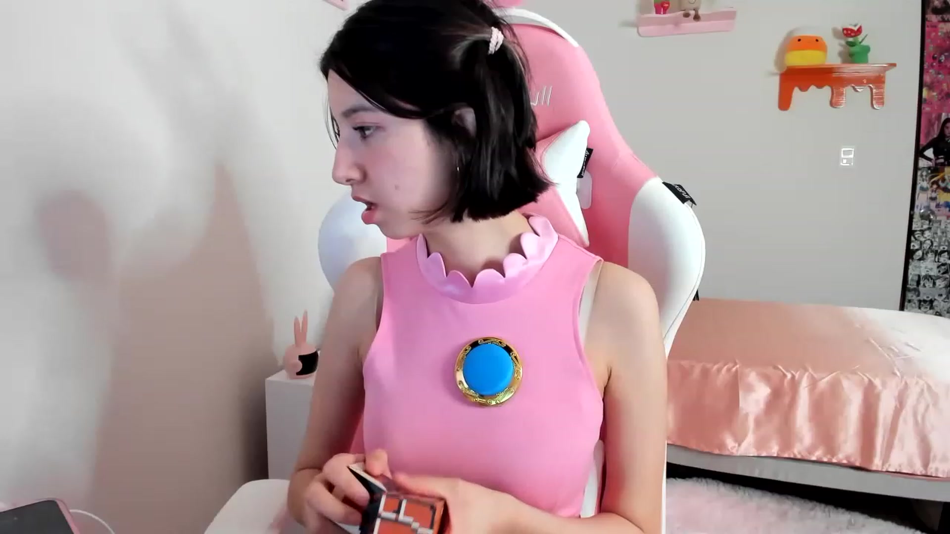 Gallery image thumbnail from Cherrycute666's myfreecams stream on, 04/15/2023, 07:17 image 17 of 20