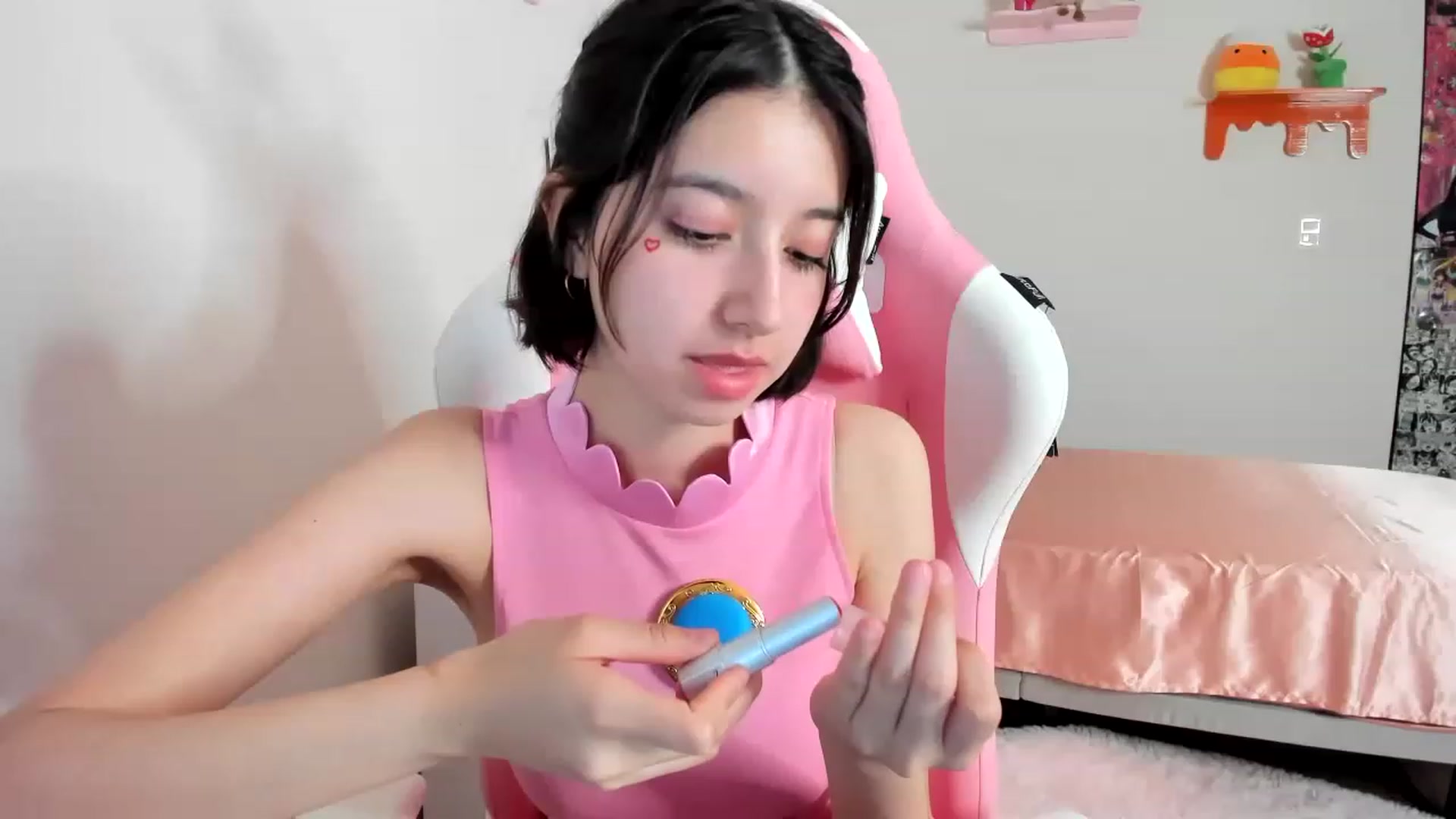 Gallery image thumbnail from Cherrycute666's myfreecams stream on, 04/15/2023, 07:17 image 12 of 20